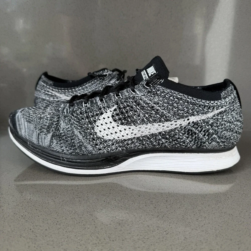 Nike Flyknit Racer Oreo 2.0 Black White Men's Size 11 Running Shoes 526628-012